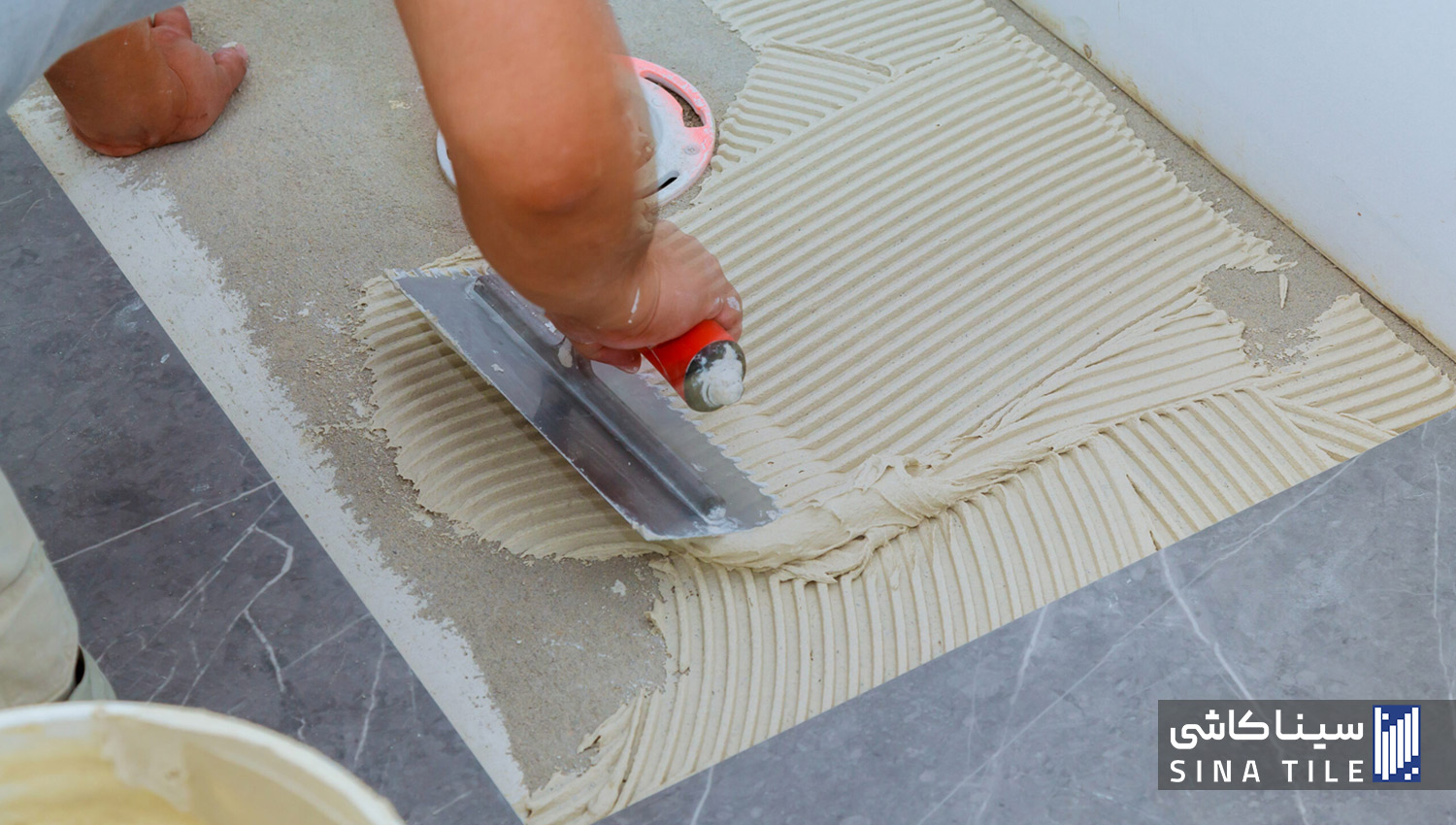 نصب کاشی پرسلان با چسب 